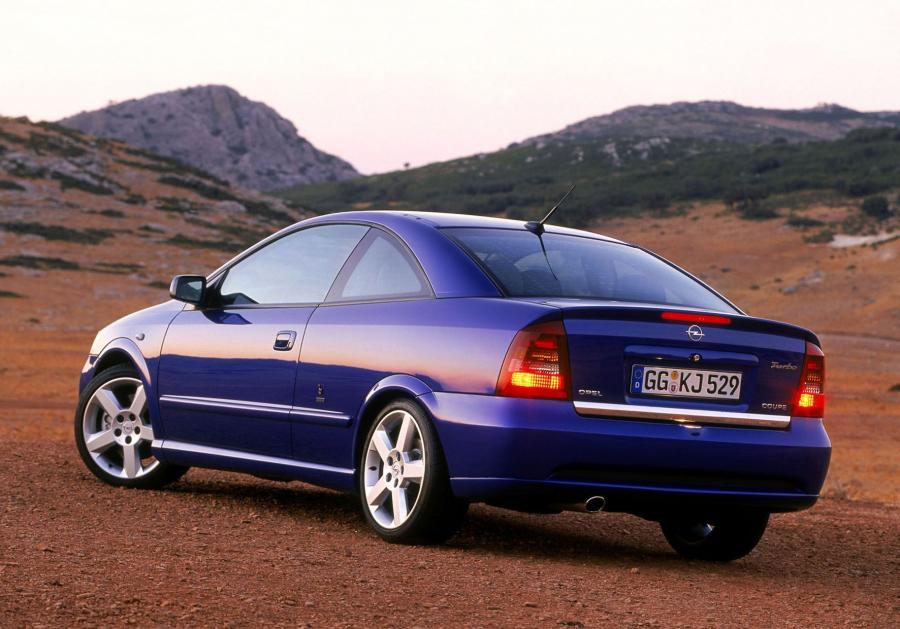  Opel Astra Coupe 2002 года  (фото 7 из 22)